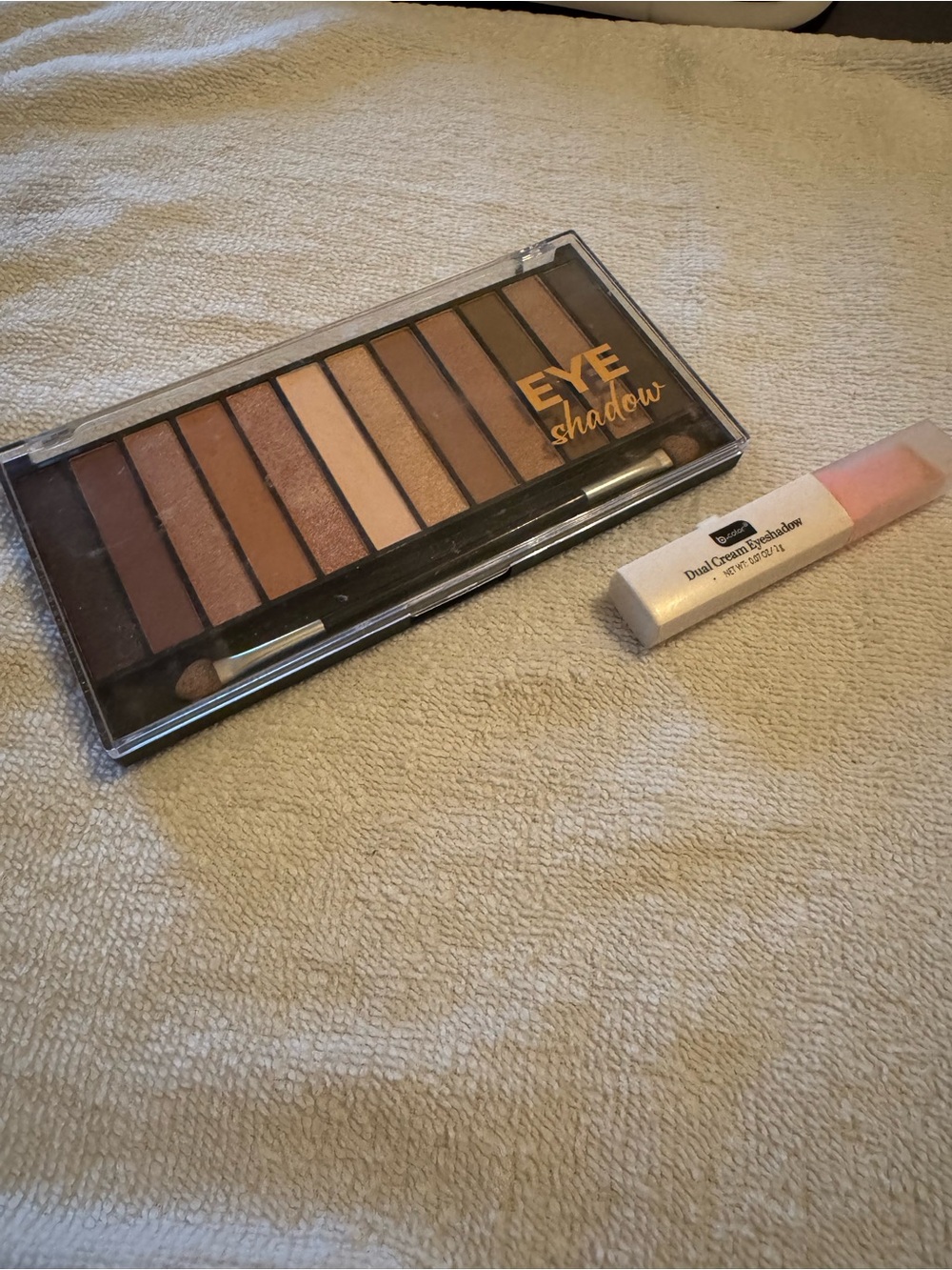 Neutral Brown Eyeshadow Palette - Multi-Shade Nude Tones & shadow stick